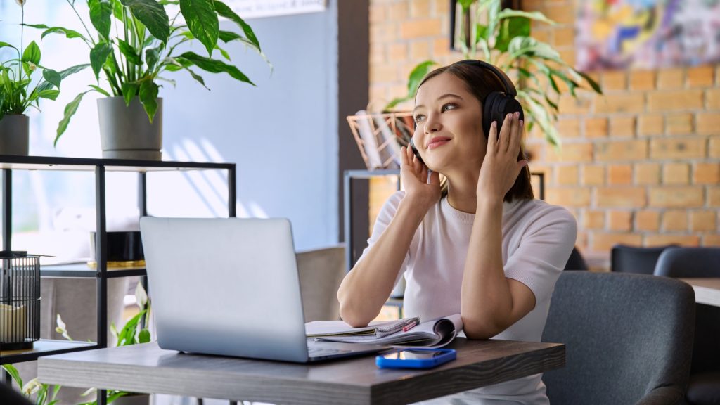 Listening To Audiobooks for A Productive and Fun Daily Commute