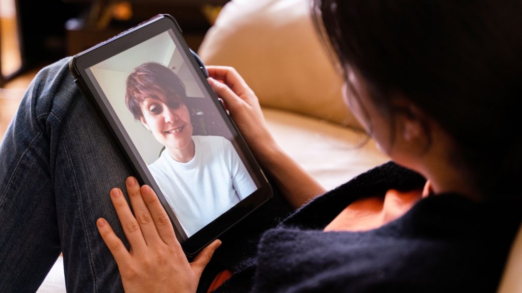 Making daily commute productive by calling family or friends