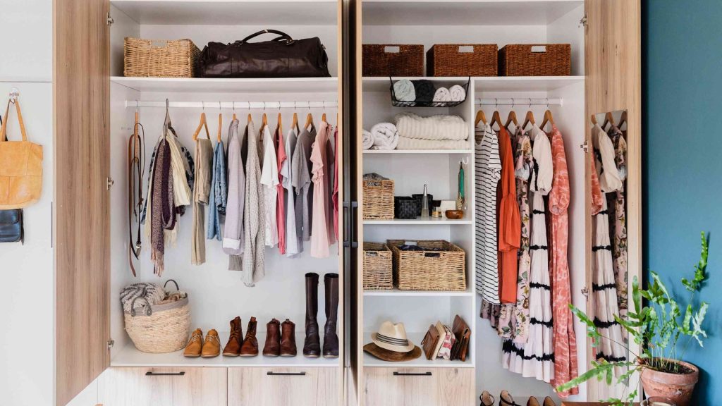 Reduce Clutter and Keep Your Closet Organized