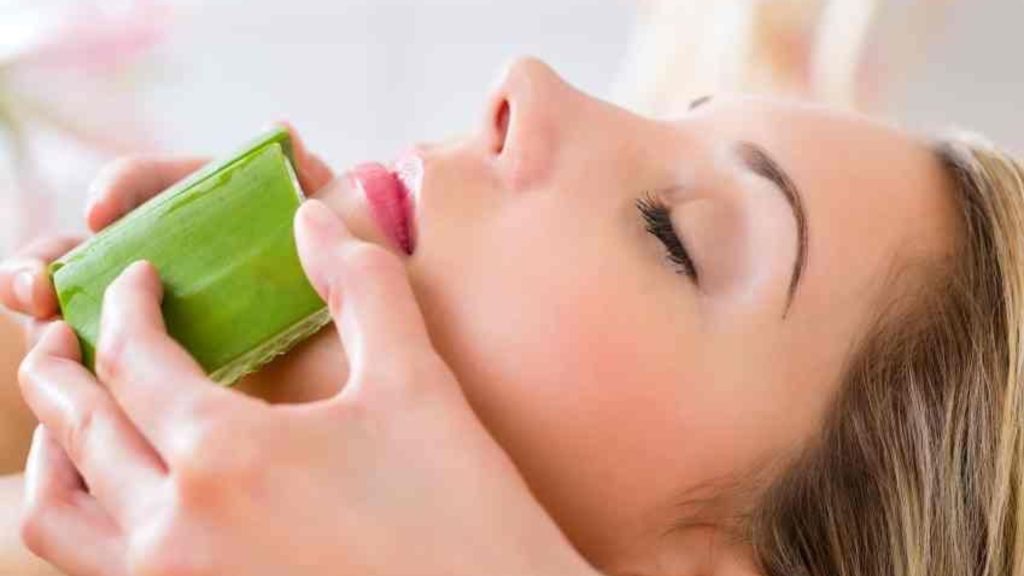 Glowing skin with aloe vera hack