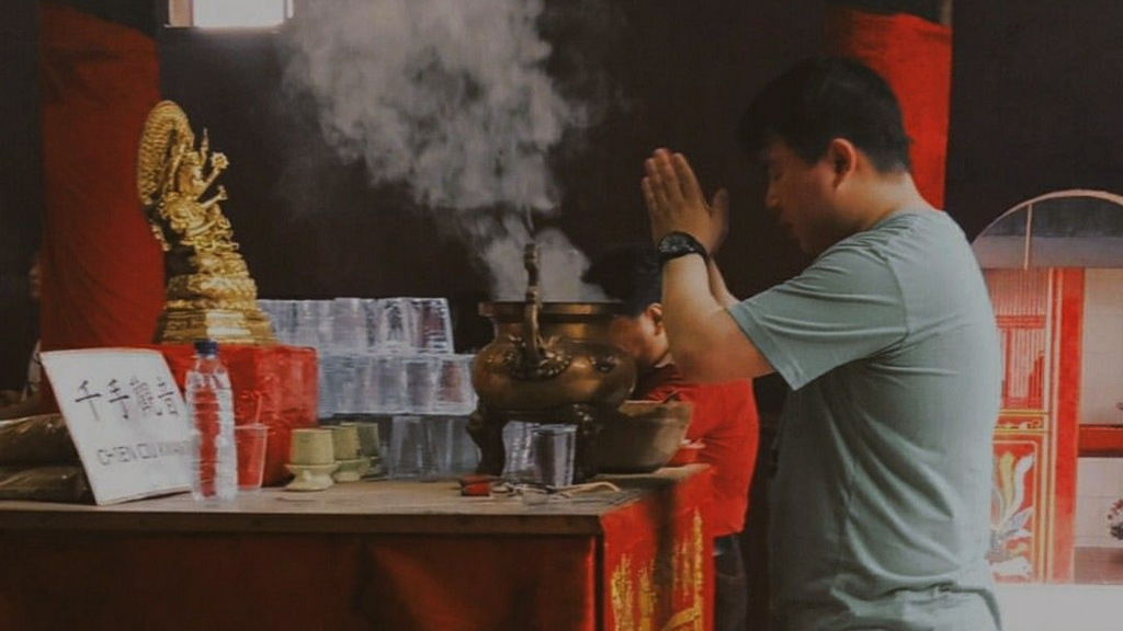 Incense Sticks Use in Chinese Culture
