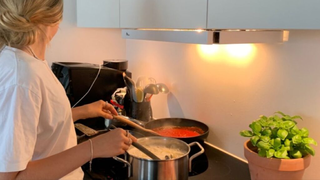 cook your favourite meal in solo date